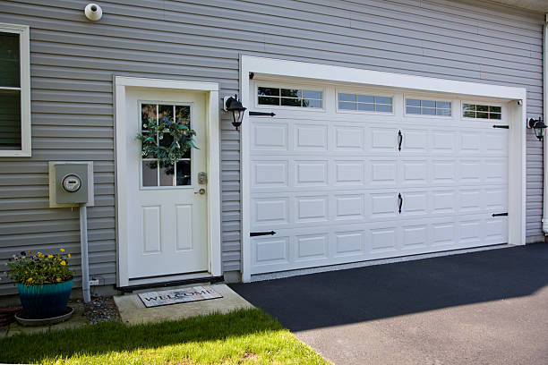 24/7 Emergency Garage Door Panel Replacement experts in Tioga, ND